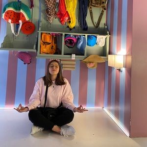 Meet your Posher, Iris